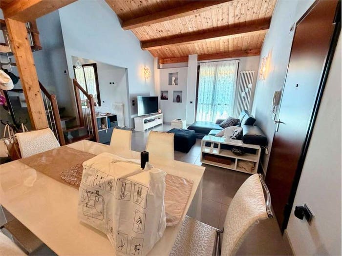Appartamento con 5 locali in vendita in Corso XXI Gennaio, Montecchio, Vallefoglia