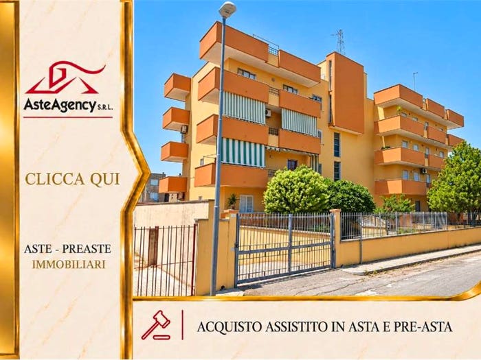 Appartamento con 5 locali in vendita in Piazza Pellizzari, Maglie
