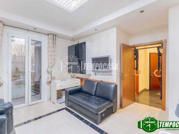 Appartamento trilocale in vendita in Via Michele Lessona, Roserio, Milano