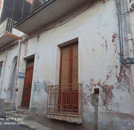 Casa trilocale in vendita in Ugo Bassi, Centro, Pachino
