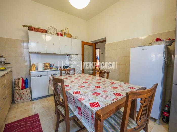 Casa con 6 locali in vendita in Via Domenico Lambrocco, Centro, Monte San Giusto