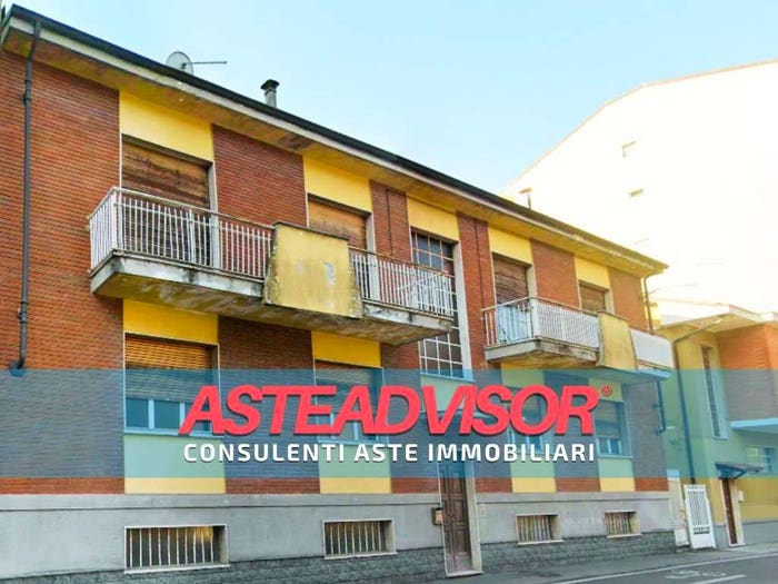 Appartamento con 5 locali in vendita in Viale Risorgimento, Canelli