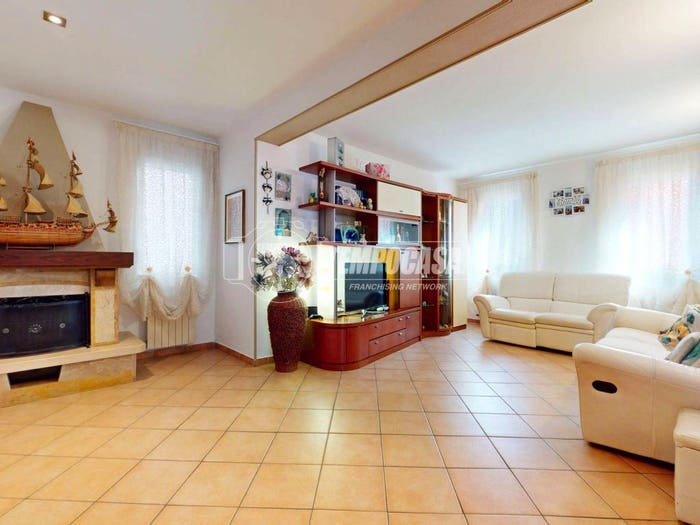 Appartamento trilocale in vendita in Calle Dogana, Centro Storico, Chioggia