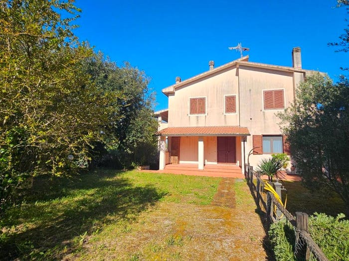 Casa con 6 locali in vendita in Via Aurelia, Alberese, Grosseto