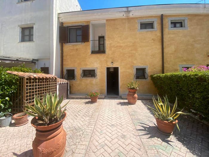 Casa trilocale in vendita in Via Monte Jaca, Centro, Nuoro
