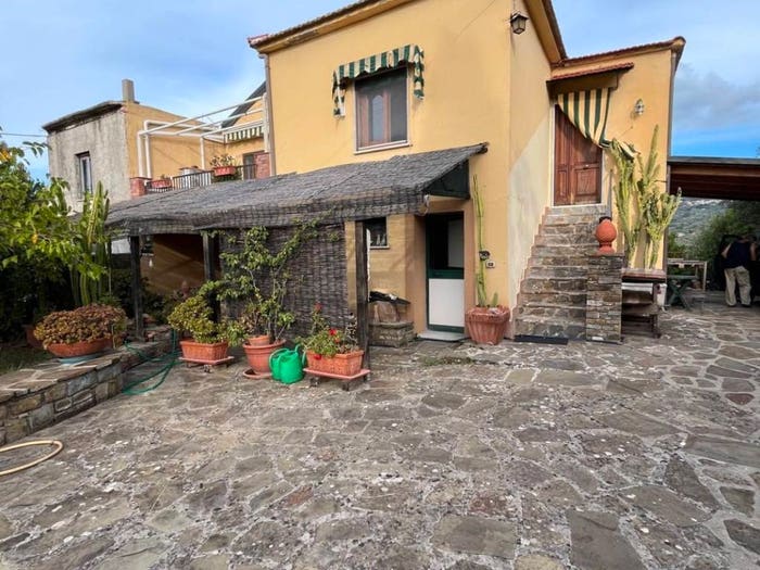 Casa quadrilocale in vendita in Contrada Noce Alta, Noce, Perdifumo