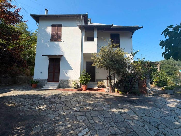 Casa con 6 locali in vendita in Via Villa Rocca, Pontedecimo, Genova