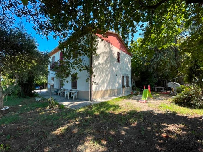Casa con 6 locali in vendita in Via Novembre, Villafranca, Forlì