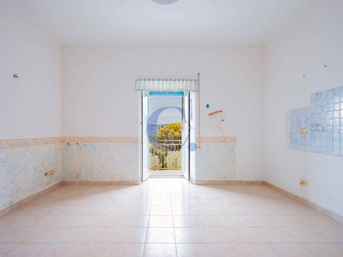 Appartamento bilocale in vendita in Via delle Gorghe, Centro, Castel Madama