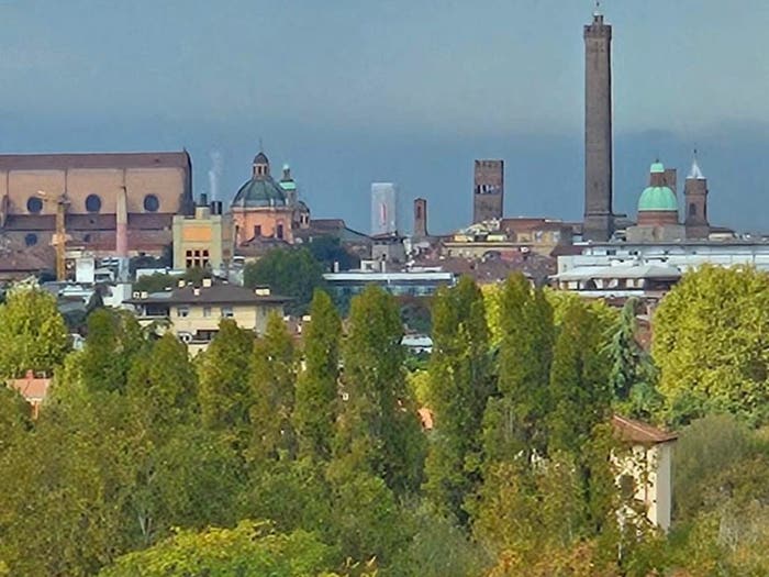 Appartamento con 5 locali in vendita in Viale Vladimir Ilic Ulianov Lenin, Massarenti, Bologna
