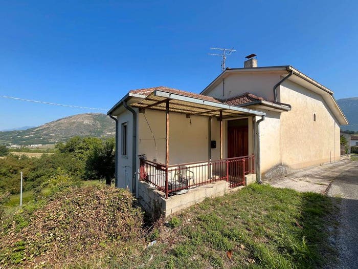Casa trilocale in vendita in Via Colle Buono Serre di Conca, Serre Di Conca, Alvito