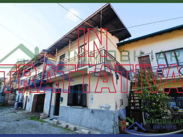 Casa trilocale in vendita in Via Novara, Casorate Sempione