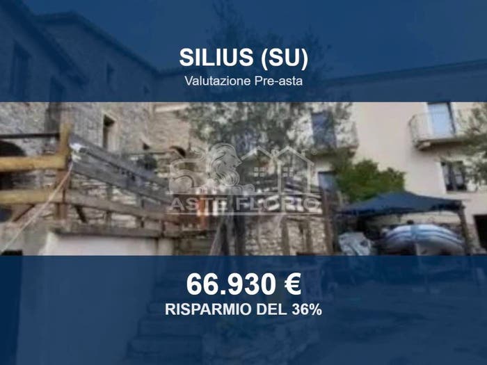 Casa con 6 locali in vendita in Via Rinascita, Silius