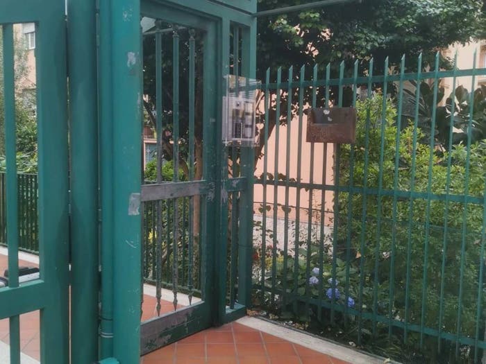 Appartamento con 5 locali in vendita in Via E A Mario, Arenella, Napoli