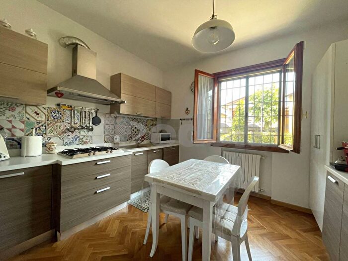 Casa con 6 locali in vendita in Via Redipuglia, La Grande, Nonantola