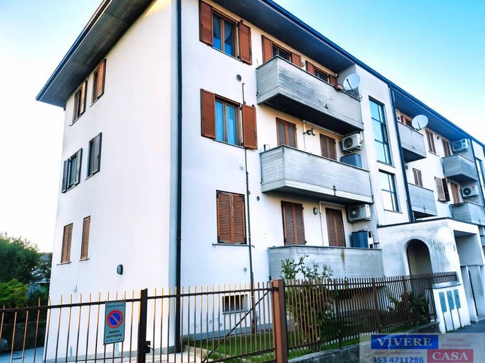Appartamento trilocale in vendita in Via Novembre, Quartiano, Mulazzano