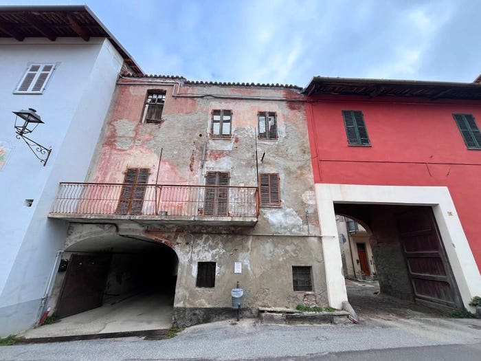 Casa con 6 locali in vendita in Via Giuseppe Garibaldi, Costiglione Saluzzo, Costigliole Saluzzo