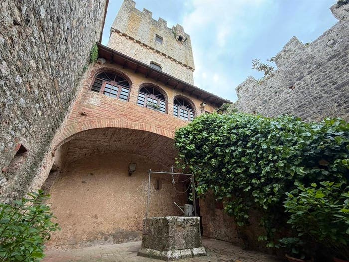 Casa con 6 locali in vendita in Monteriggioni