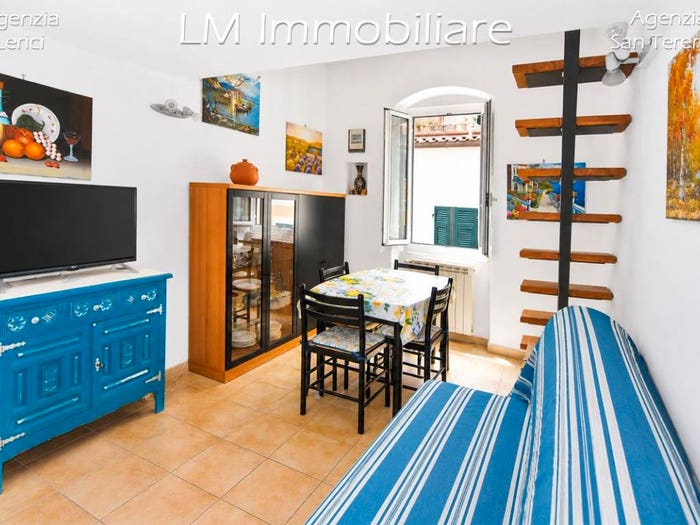 Appartamento quadrilocale in vendita in Via A Trogu, San Terenzo, Lerici