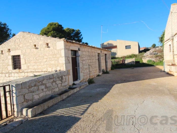 Casa con 6 locali in vendita in San Filippo, Modica