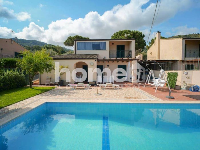 Casa con 6 locali in vendita in Contrada Ogliastrello Cefalù PA Italia, Centro, Cefalù