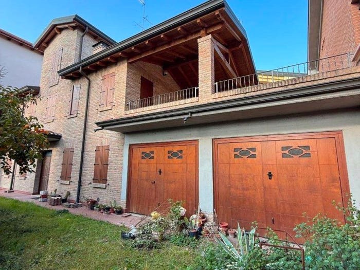 Casa con 6 locali in vendita in Via Camillo Benso di Cavour, Centro, Cavezzo