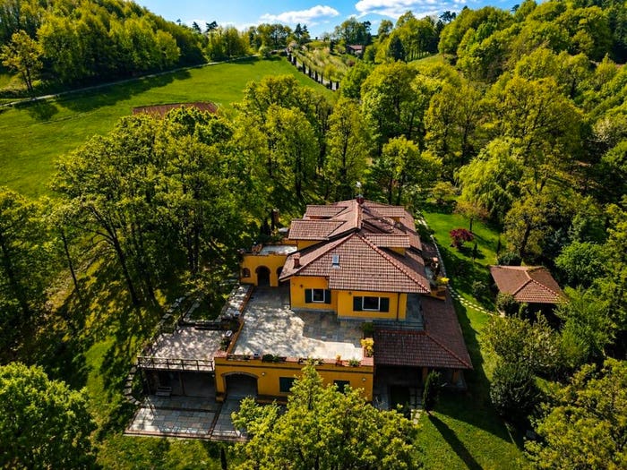 Casa con 6 locali in vendita in Strada Termo, Ovada