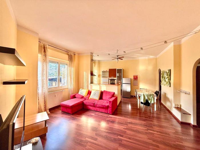 Appartamento trilocale in vendita in Via Vesuvio, Oregina, Genova