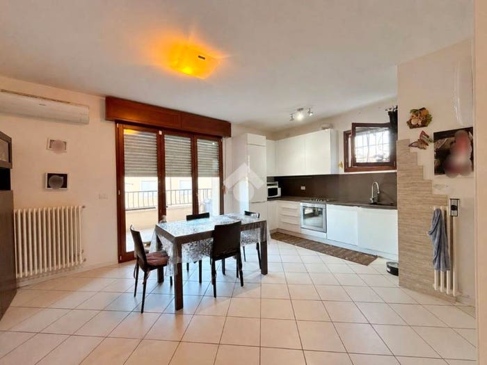 Appartamento quadrilocale in vendita in Via Cerro, San Clemente