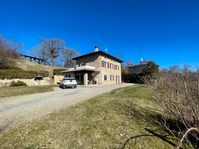 Casa con 6 locali in vendita in Via Montorso, Pavullo nel Frignano