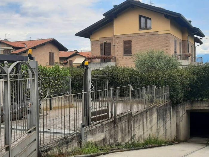Casa quadrilocale in vendita in Via Aristide Magni, Centro, Inverigo
