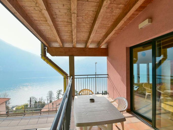 Appartamento quadrilocale in vendita in Via Regina Nuova, Laglio