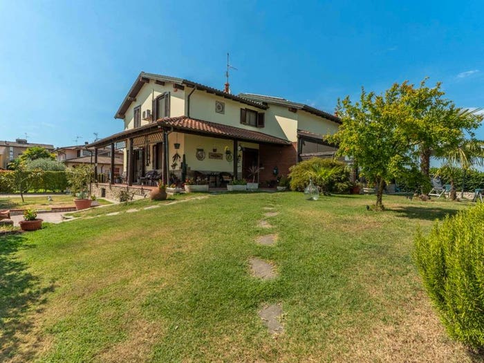 Casa quadrilocale in vendita in Via Giuseppe Verdi, Centro, Bereguardo