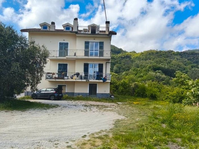 Appartamento con 6 locali in vendita in Via Costa, Vezzi Portio