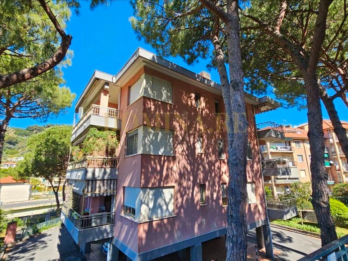 Appartamento bilocale in vendita in Via Pasteur Bordighera, Due Strade, Bordighera