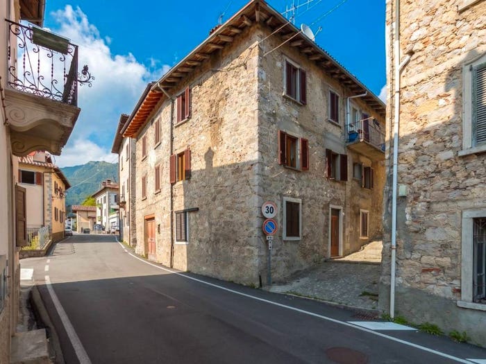 Appartamento trilocale in vendita in Via Gerolamo Tiraboschi, Centro, Serina