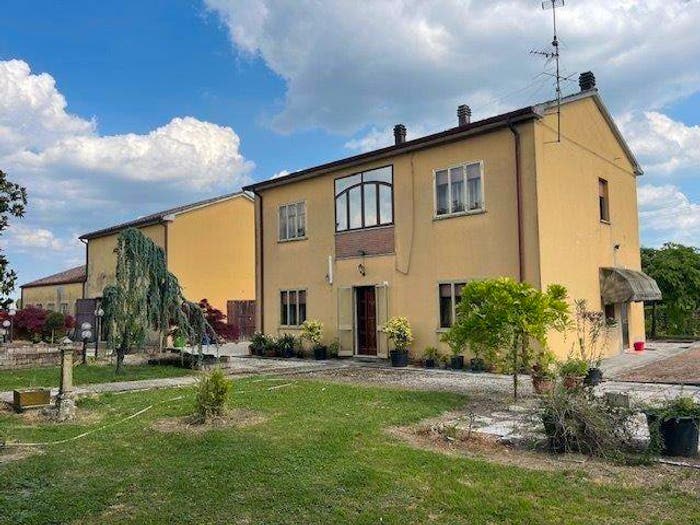 Casa con 6 locali in vendita in VIA GHIRARDINI, Pincara