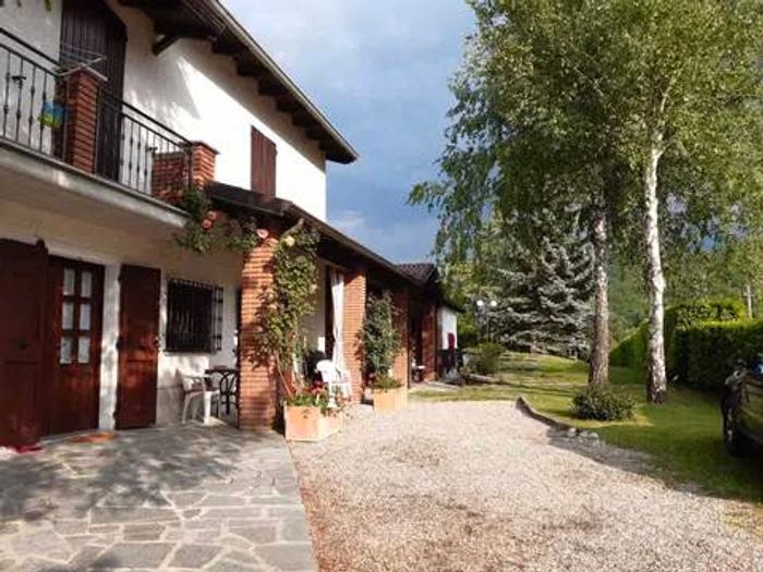 Casa con 6 locali in vendita in Via Caldirola, Gremiasco