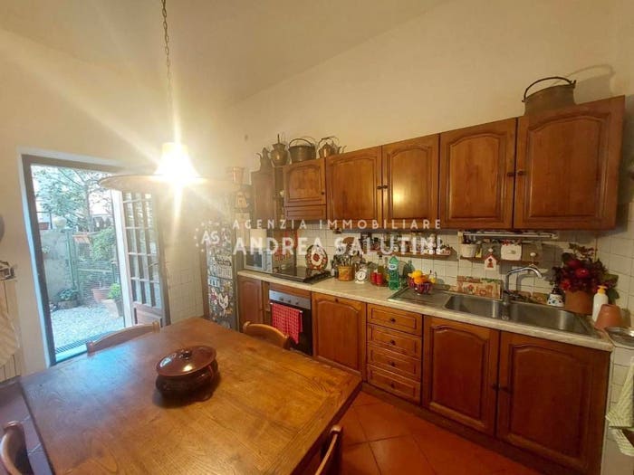 Casa con 6 locali in vendita in Parlascio, Casciana Terme Lari
