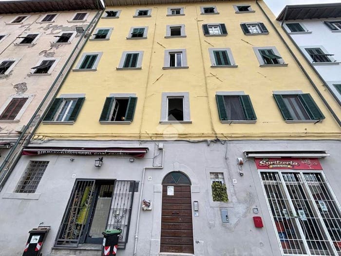 Appartamento trilocale in vendita in Viale Caprera, Quartiere Venezia, Livorno