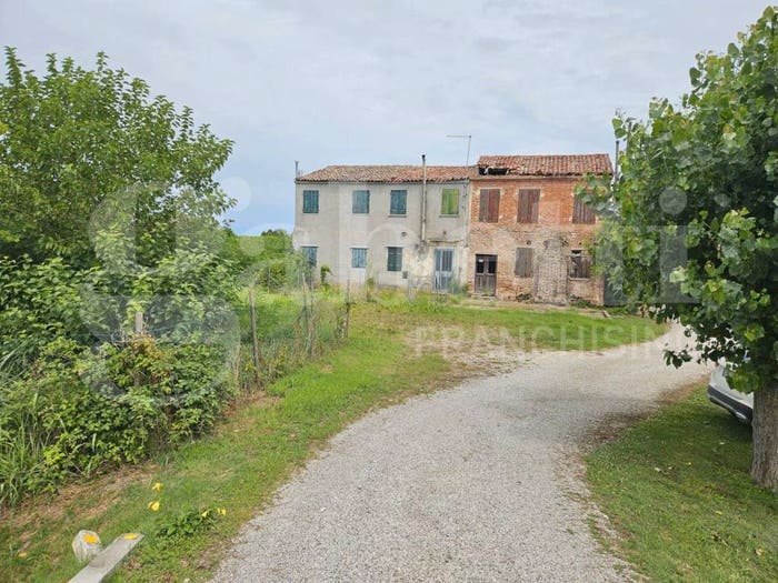 Casa con 6 locali in vendita in Piove di Sacco