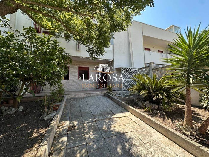 Casa con 5 locali in vendita in Via Massimo D'Antona, Torre Dell'orso, Melendugno