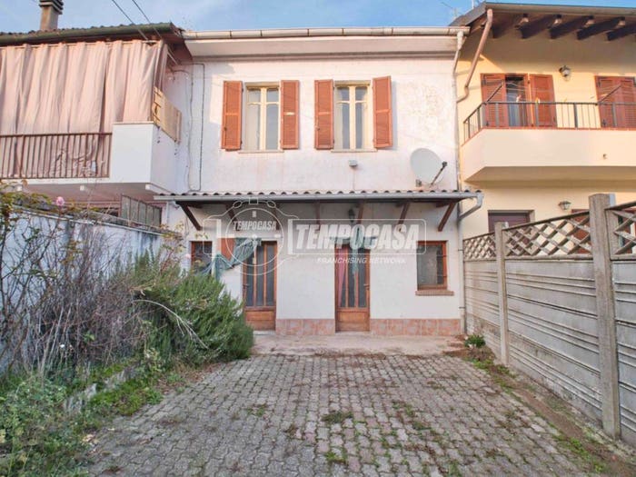 Appartamento trilocale in vendita in Via Cesare Battisti, Pertengo