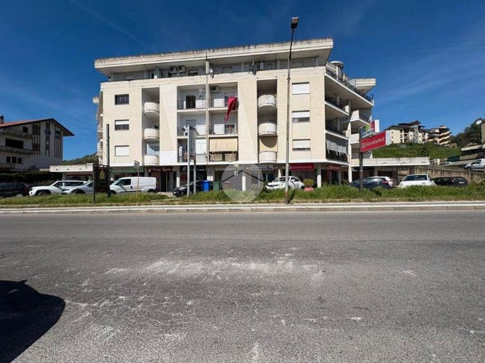 Appartamento con 5 locali in vendita in Via Trieste, Settimo, Montalto Uffugo