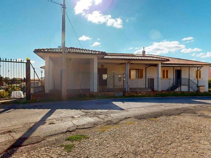 Casa quadrilocale in vendita in Località Cucciale, Centro, Caprarola