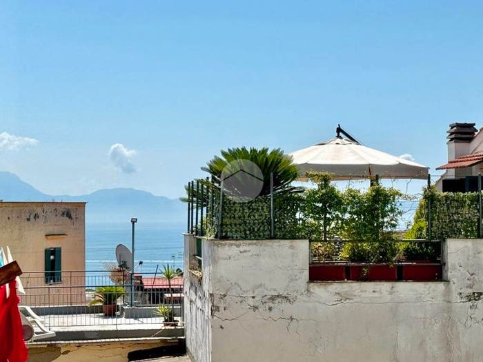 Appartamento trilocale in vendita in Vico dei Medici, Posillipo, Napoli