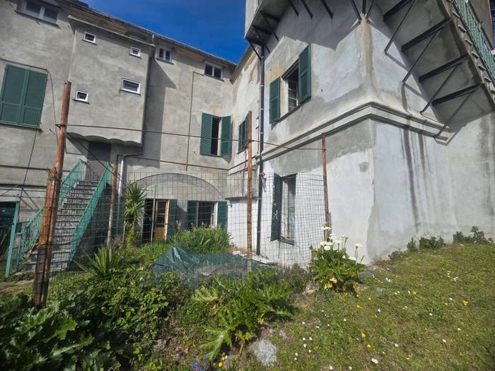 Appartamento quadrilocale in vendita in Borzoli, Genova