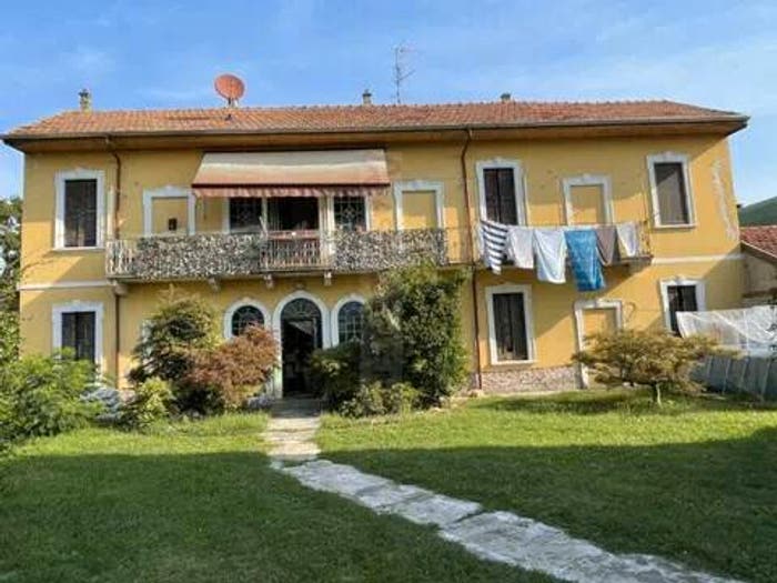 Casa con 6 locali in vendita in Via Guglielmo Marconi, Centro, Magnago