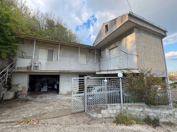 Casa quadrilocale in vendita in Via Ciardelli, Santa Colomba, Benevento