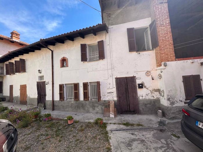 Casa con 6 locali in vendita in Via Francesco Grosso, Centro, Mombaruzzo